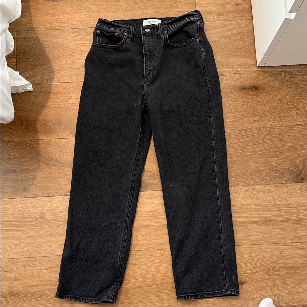 Abercrombie & Fitch Faded Black High Rise Vintage Straight  |Short Length Jeans